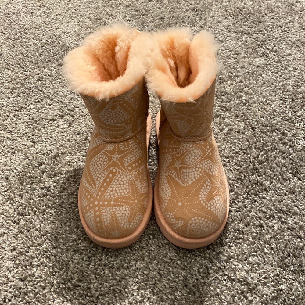 BRAND NEW GIRL’S UGGS size 13 - limited print!